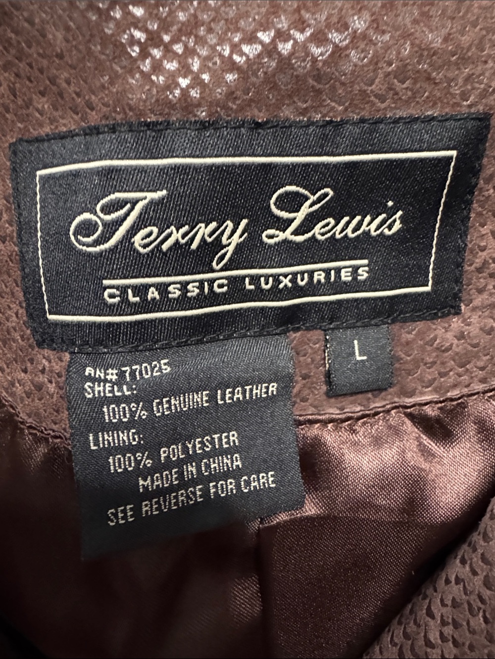 Terry Lewis Classic Luxeries - Picture 2 of 4